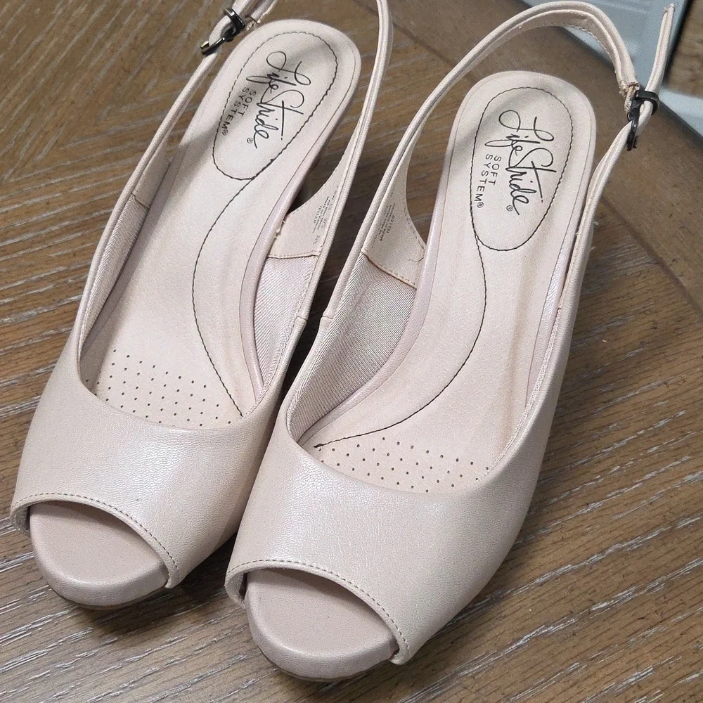 Lifestride Teller Slingback Nude Pumps, Size 7.5W